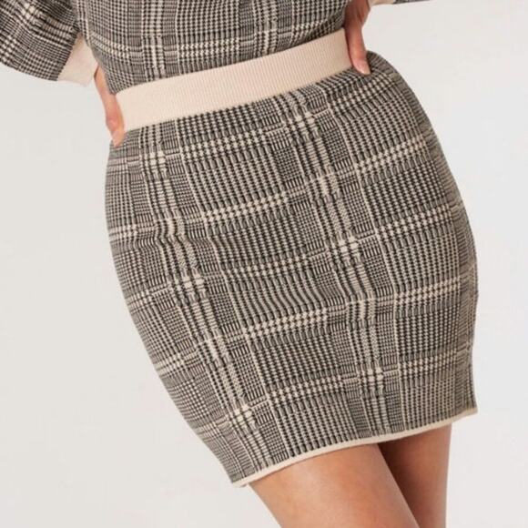 Apricot Skirt Women Size L Prince of Wales Check Mini Pull On Knit Stretch Stone - Picture 1 of 11